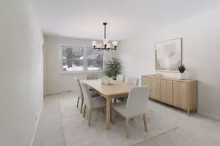 2011 E Robinhood Ln, Arlington Heights, IL 60004 - Photo 10