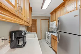 3900 28th St, Rock Island, IL 61201 - Photo 6