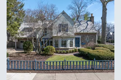 333 Simpson Street, Lake Bluff, IL 60044 - Photo 1