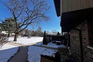 7333 Winthrop Way, Downers Grove, IL 60516 - Photo 2