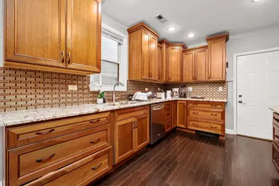 1731 N Central Park Avenue, Chicago, IL 60647 - Photo 8