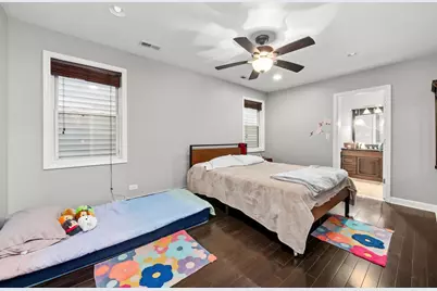 1731 N Central Park Avenue, Chicago, IL 60647 - Photo 12