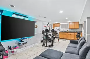 7205 S Hamlin Ave, Chicago, IL 60629 - Photo 14