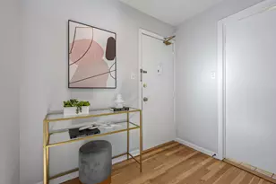 8888 Steven Dr, Des Plaines, IL 60016 - Photo 16