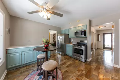 533 N Beck Road, Lindenhurst, IL 60046 - Photo 8