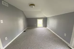 255 Oak St, Hampshire, IL 60140 - Photo 6