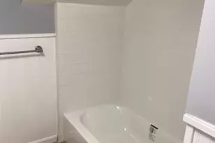 255 Oak St, Hampshire, IL 60140 - Photo 8