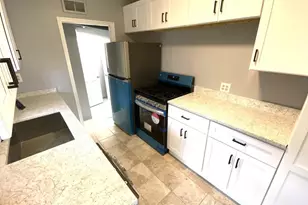 255 Oak St, Hampshire, IL 60140 - Photo 2