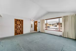 7050 N Keating Ave, Lincolnwood, IL 60712 - Photo 2