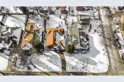 7050 N Keating Avenue, Lincolnwood, IL 60712 - Photo 24