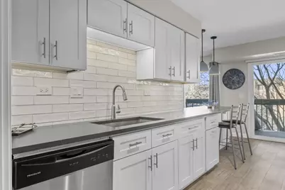 3741 Mission Hills Road #410, Northbrook, IL 60062 - Photo 4