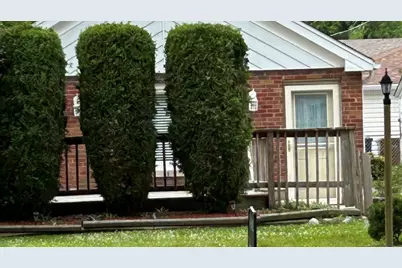9170 Crescent Court, Oak Lawn, IL 60453 - Photo 2