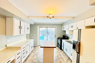 8819 Pine Ave, Wonder Lake, IL 60097 - Photo 4