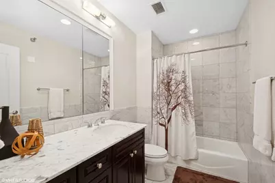 55 E Erie Street #2103, Chicago, IL 60611 - Photo 16