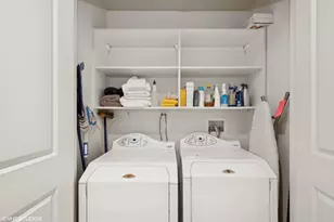 55 E Erie St, Chicago, IL 60611 - Photo 18