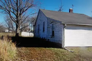 465 Tipple Rd, Carrier Mills, IL 62917 - Photo 12