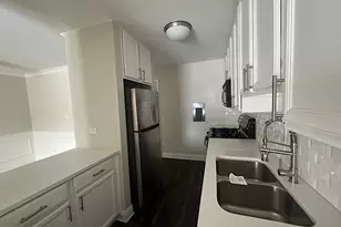 2426 N Kennicott Dr, Arlington Heights, IL 60004 - Photo 8