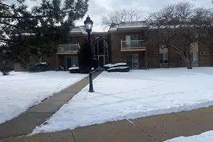 2426 N Kennicott Dr, Arlington Heights, IL 60004 - Photo 2