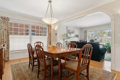 2732 Lincolnwood Drive, Evanston, IL 60201 - Photo 4