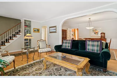 2732 Lincolnwood Drive, Evanston, IL 60201 - Photo 2