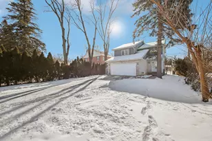 183 W Algonquin Rd, Des Plaines, IL 60016 - Photo 2