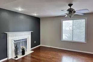 2856 Evergreen Ln, Aurora, IL 60502 - Photo 8