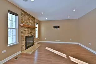 5205 Granite Ct, Crystal Lake, IL 60012 - Photo 8