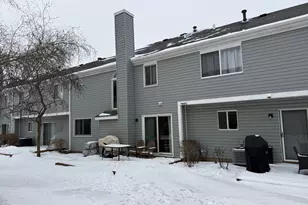 1875 Independence Ct, Gurnee, IL 60031 - Photo 4