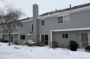 1875 Independence Ct, Gurnee, IL 60031 - Photo 2