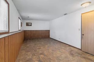 809 Thompson Ave, Winthrop Harbor, IL 60096 - Photo 24