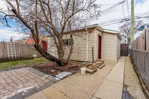 5248 W Wellington Ave, Chicago, IL 60641 - Photo 30