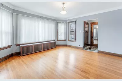 5248 W Wellington Avenue, Chicago, IL 60641 - Photo 2