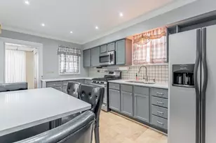 5248 W Wellington Ave, Chicago, IL 60641 - Photo 8