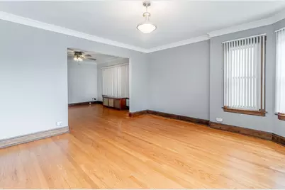 5248 W Wellington Avenue, Chicago, IL 60641 - Photo 4