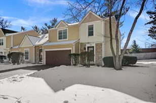 1923 Ozark Pkwy, Algonquin, IL 60102 - Photo 2