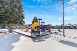 451 Yorkshire Sq, Bolingbrook, IL 60440 - Photo 2