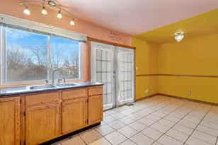 451 Yorkshire Sq, Bolingbrook, IL 60440 - Photo 8