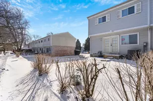 451 Yorkshire Sq, Bolingbrook, IL 60440 - Photo 22