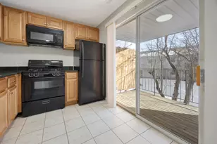 47 E Gant Circle, Streamwood, IL 60107 - Photo 8