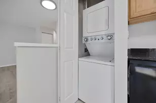 47 E Gant Circle, Streamwood, IL 60107 - Photo 10