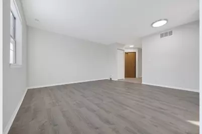 47 E Gant Circle #G, Streamwood, IL 60107 - Photo 2