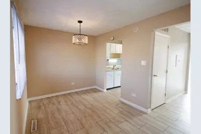 1119 S Curtis Avenue #E51, Kankakee, IL 60901 - Photo 6