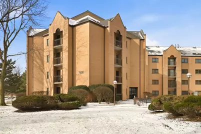 7420 W Lawrence Avenue #212, Harwood Heights, IL 60706 - Photo 1