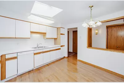 7120 N Milwaukee Avenue #706, Niles, IL 60714 - Photo 6