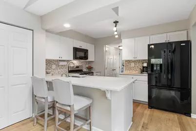 1204 Hobson Oaks Court #1204, Naperville, IL 60540 - Photo 6