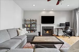 1541 W Chestnut St, Chicago, IL 60642 - Photo 4