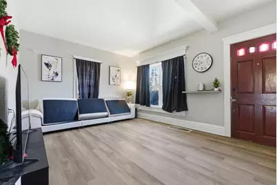 527 Jackson Street, Aurora, IL 60505 - Photo 8