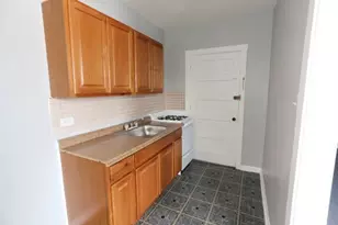 4608 N Beacon St, Chicago, IL 60640 - Photo 4