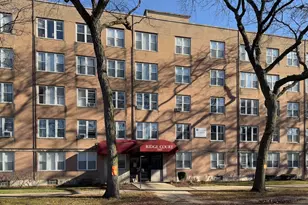 7333 N Ridge Blvd, Chicago, IL 60645 - Photo 2