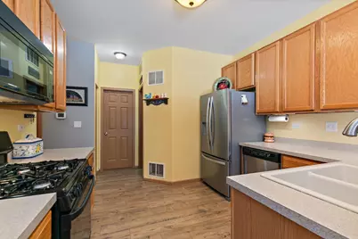 2920 Langston Circle #2920, Saint Charles, IL 60175 - Photo 8